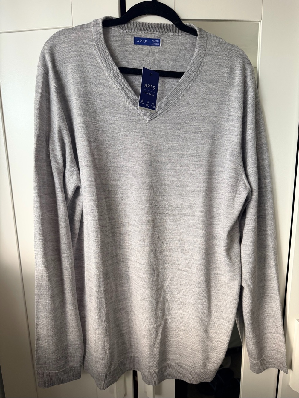 Apt. 9 Men's V-Neck Sweater in Light Gray Heather